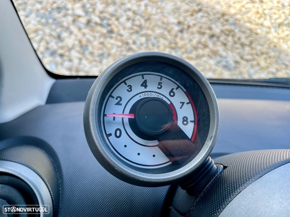 Toyota Aygo 1.0 Red Edition - 33
