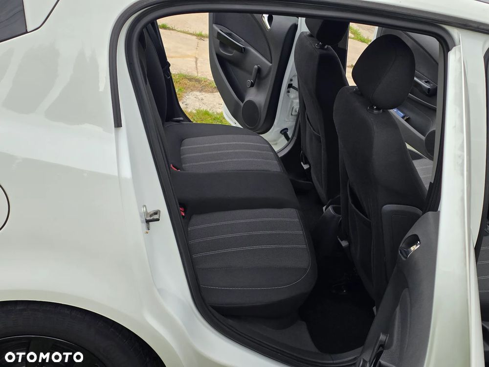 Opel Corsa 1.4 16V Color Edition - 10