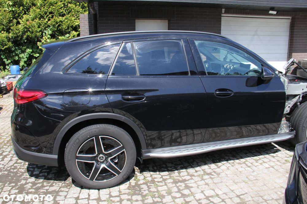 Mercedes-Benz GLC 300 d 4Matic 9G-TRONIC Edition AMG Line - 3