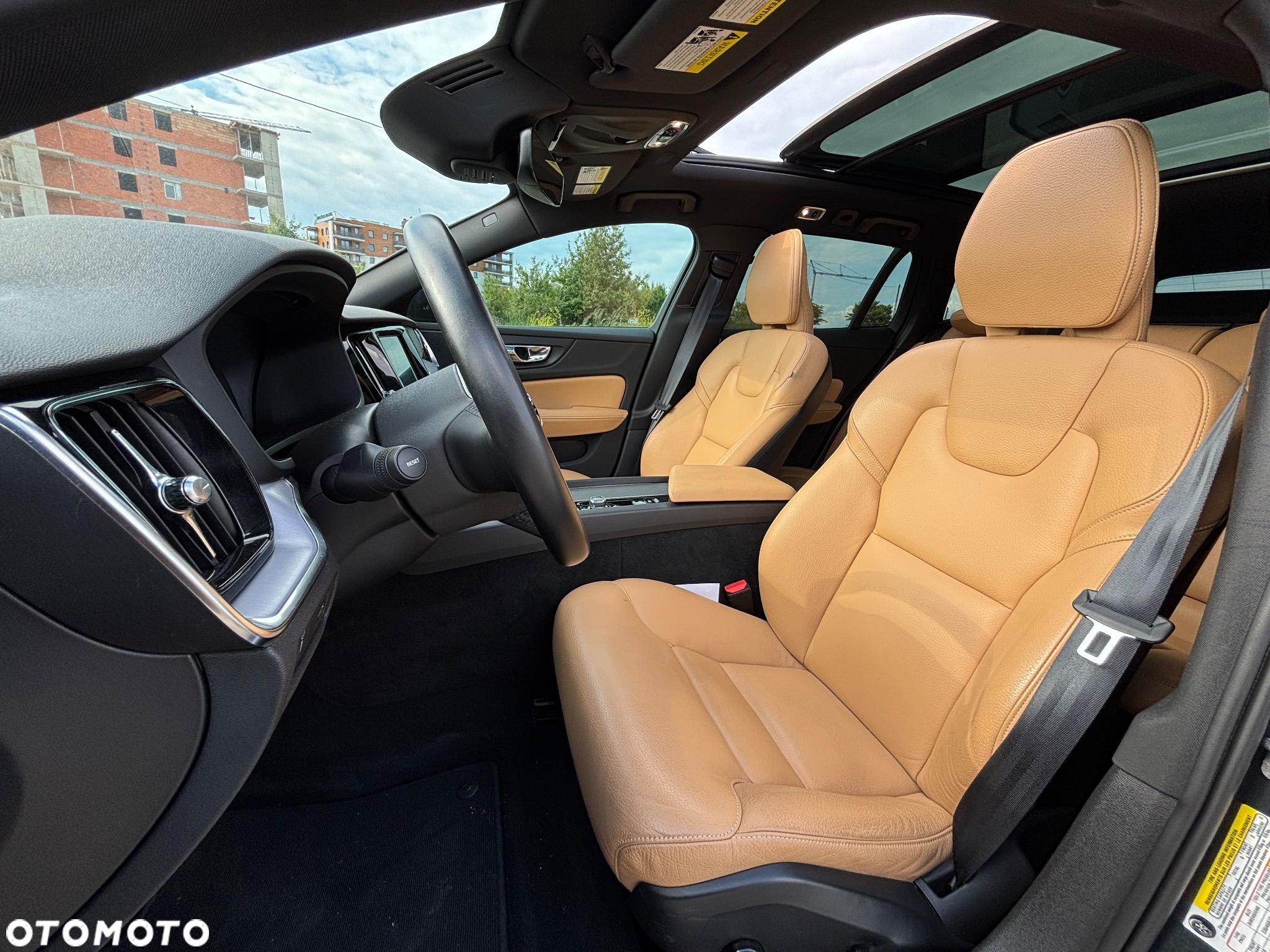 Volvo V60 T6 AWD Momentum Pro - 17