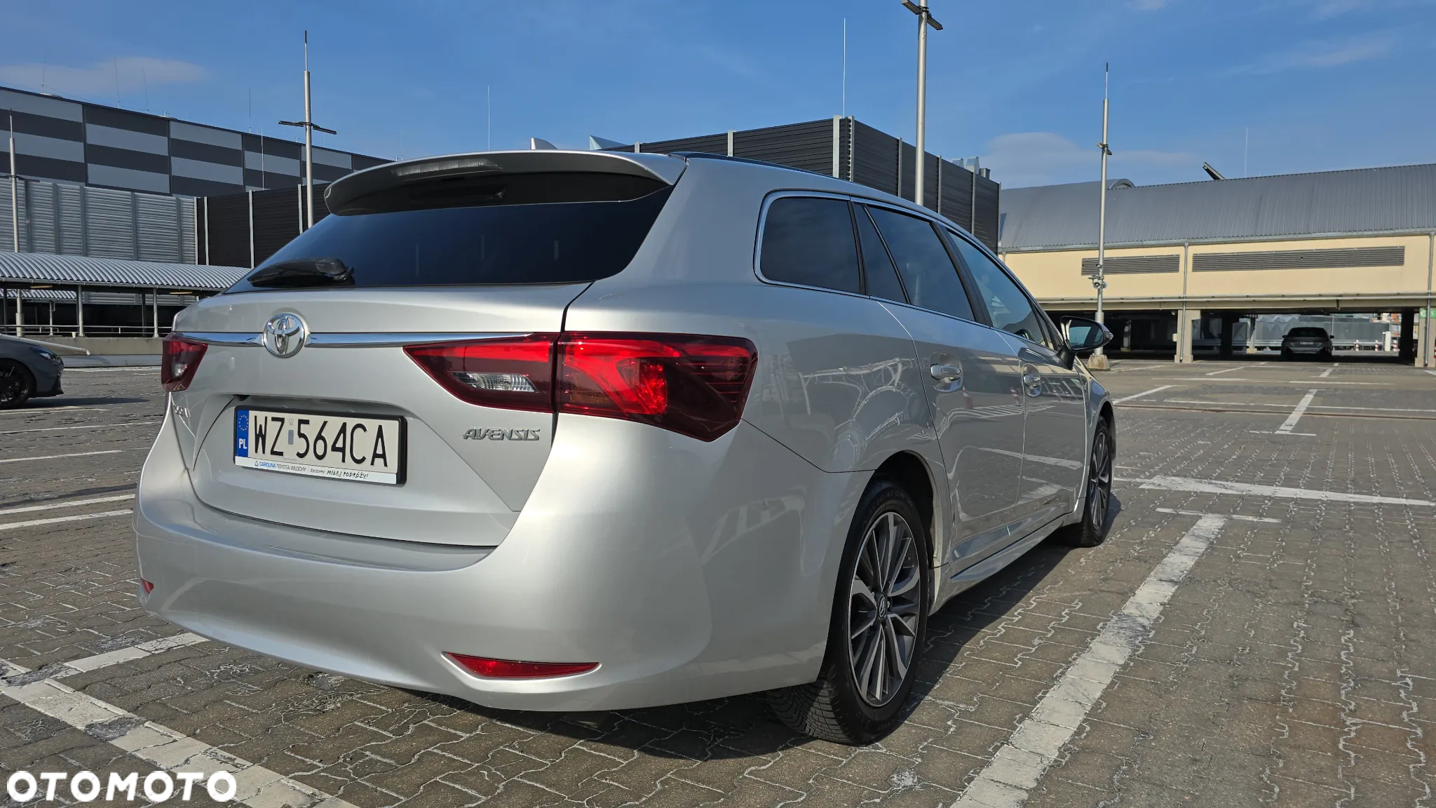 Toyota Avensis 2.0 D-4D Premium - 12