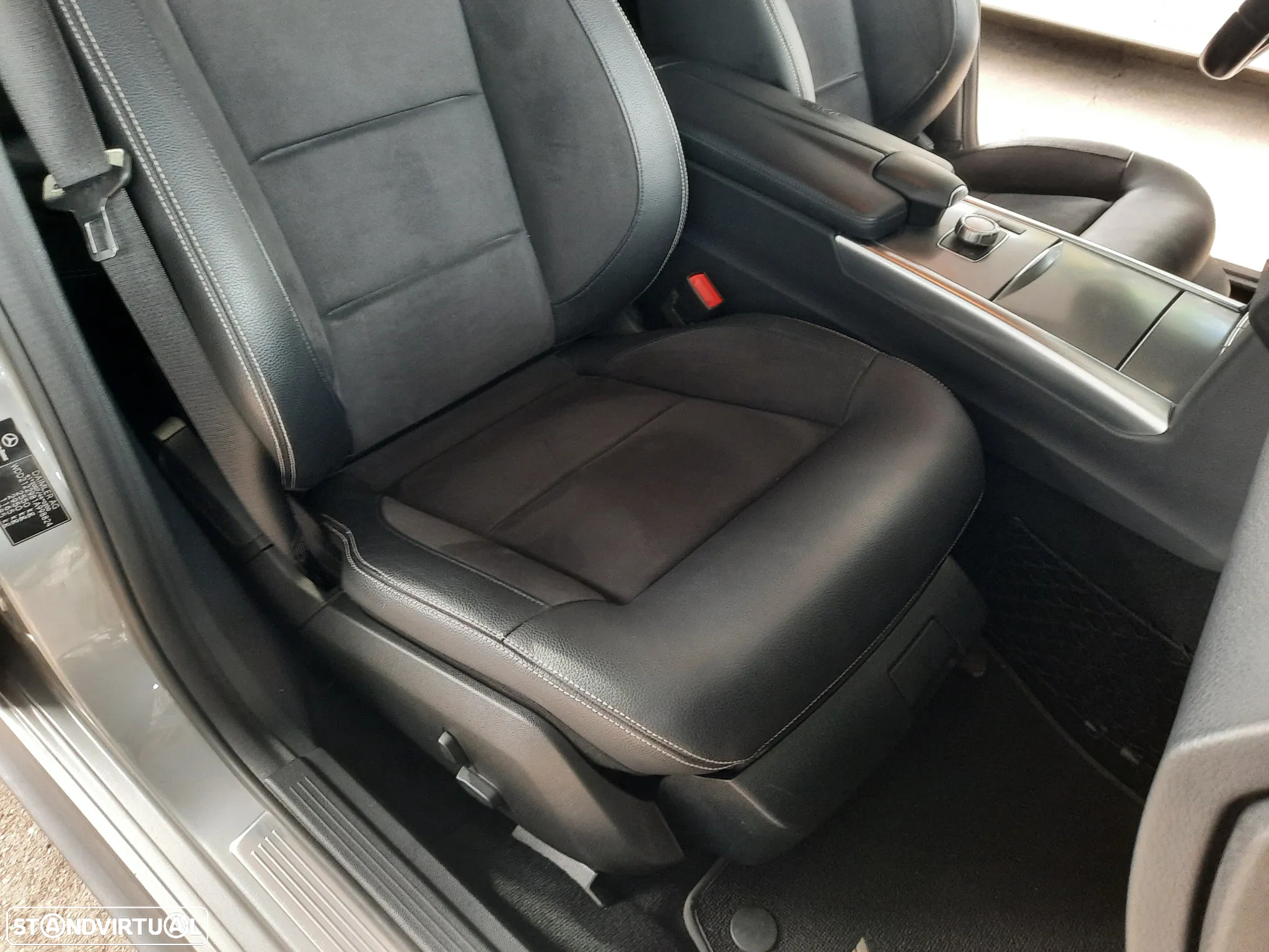 Mercedes-Benz E 300 Bluetec Hybrid Avantgarde - 29