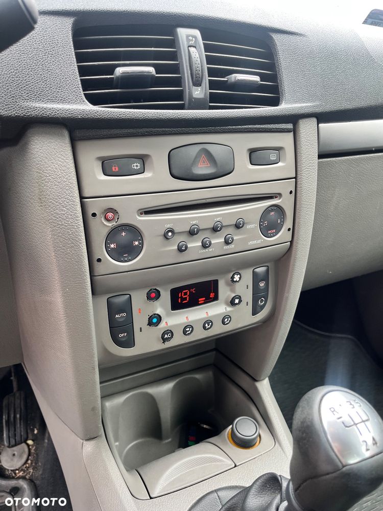 Renault Thalia 1.6 16V All Inclusive - 11