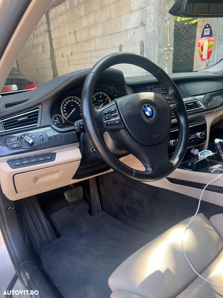 BMW Seria 7 730d Aut. - 13