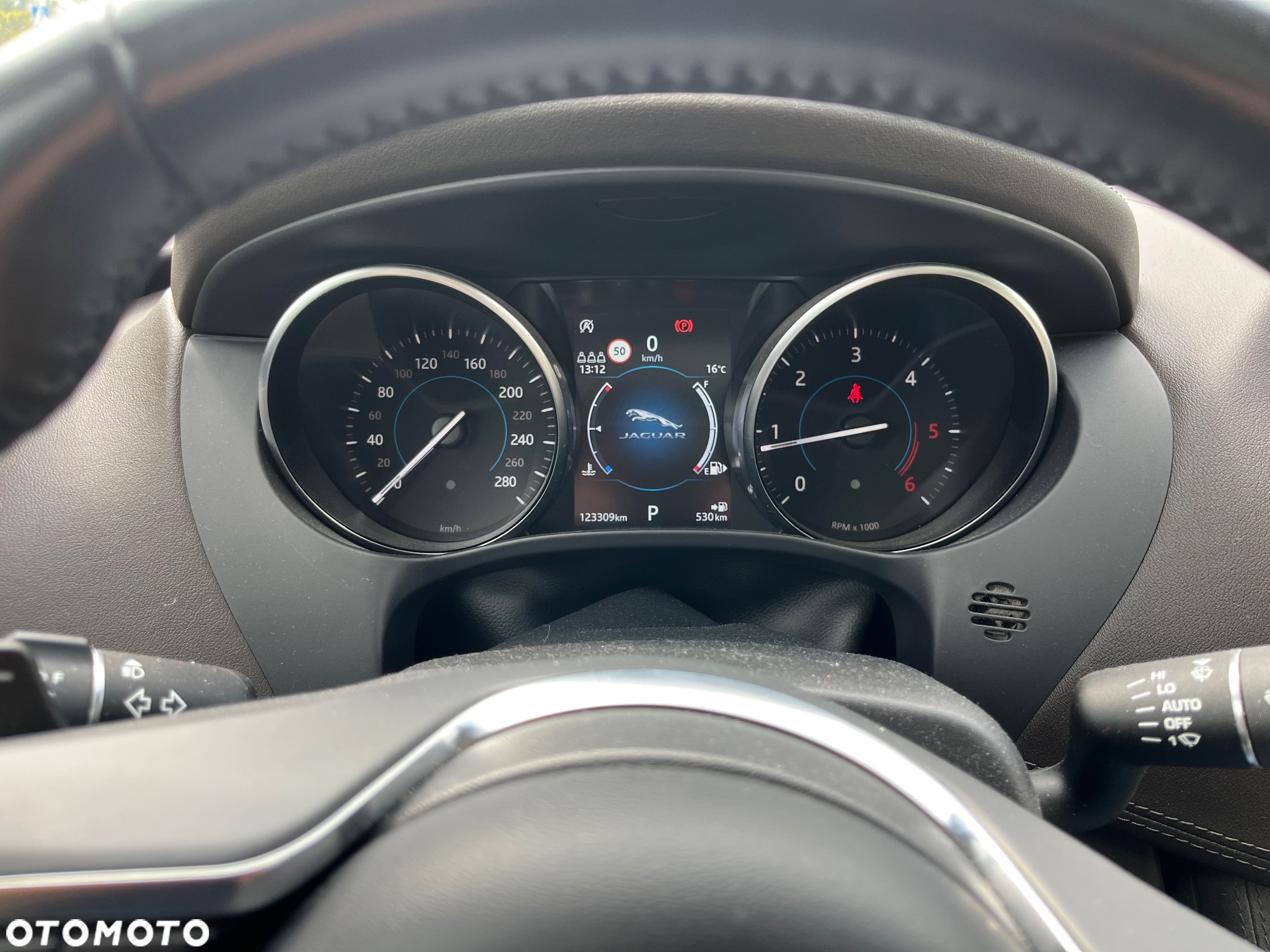 Jaguar F-Pace - 14