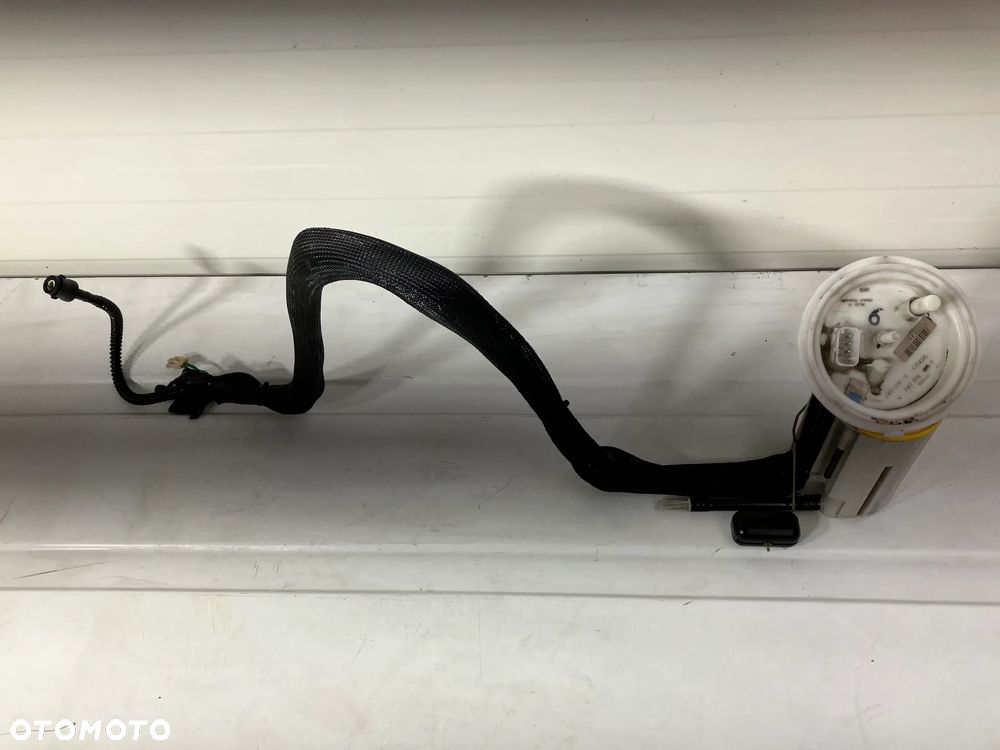 Pompa paliwa BMW E60 E61 w baku diesel 535d 530d 525d webasto 6765847 6765848 - 1