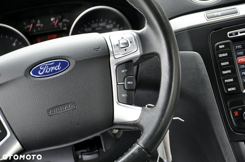 Ford S-Max 2.0 TDCi DPF Titanium X - 37