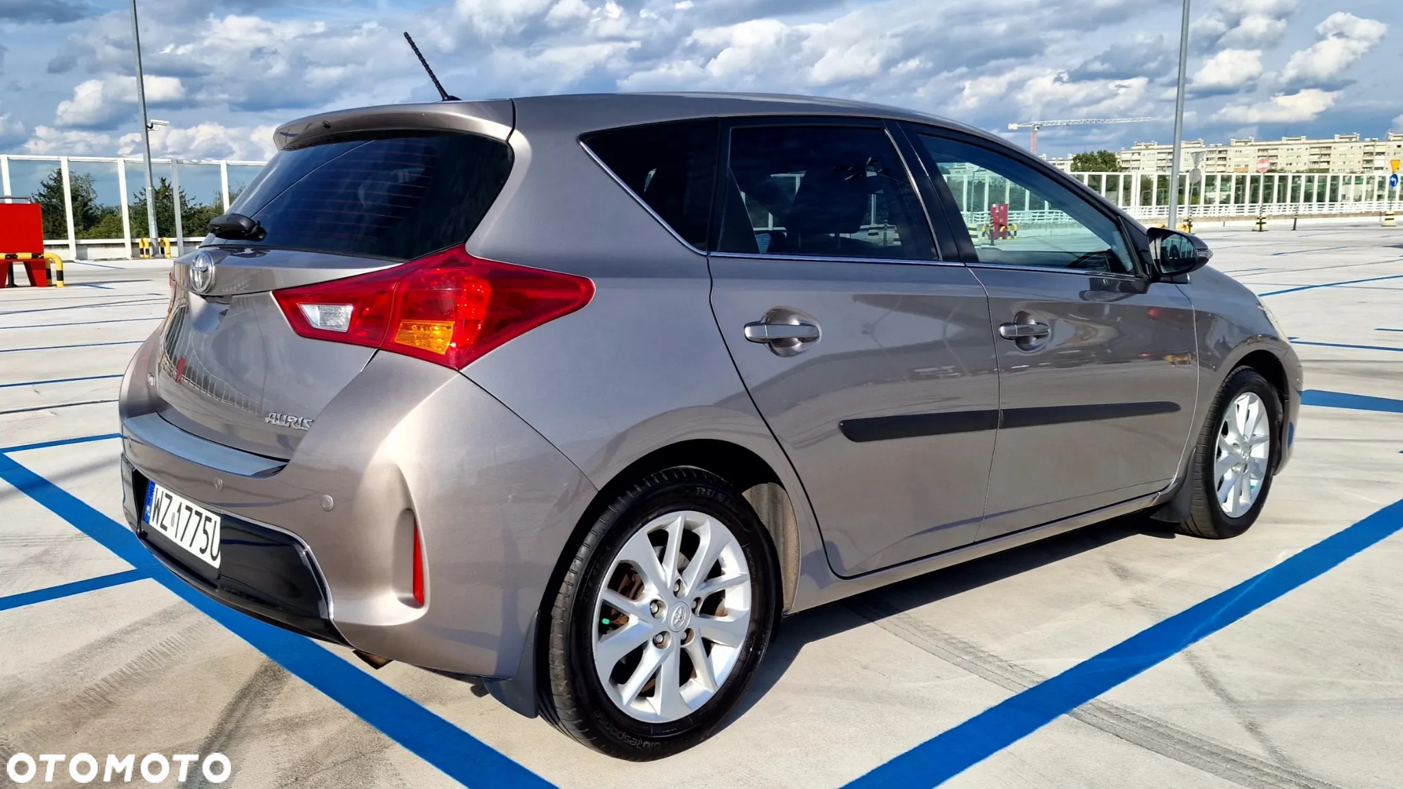 Toyota Auris 1.33 VVT-i Premium Comfort - 4