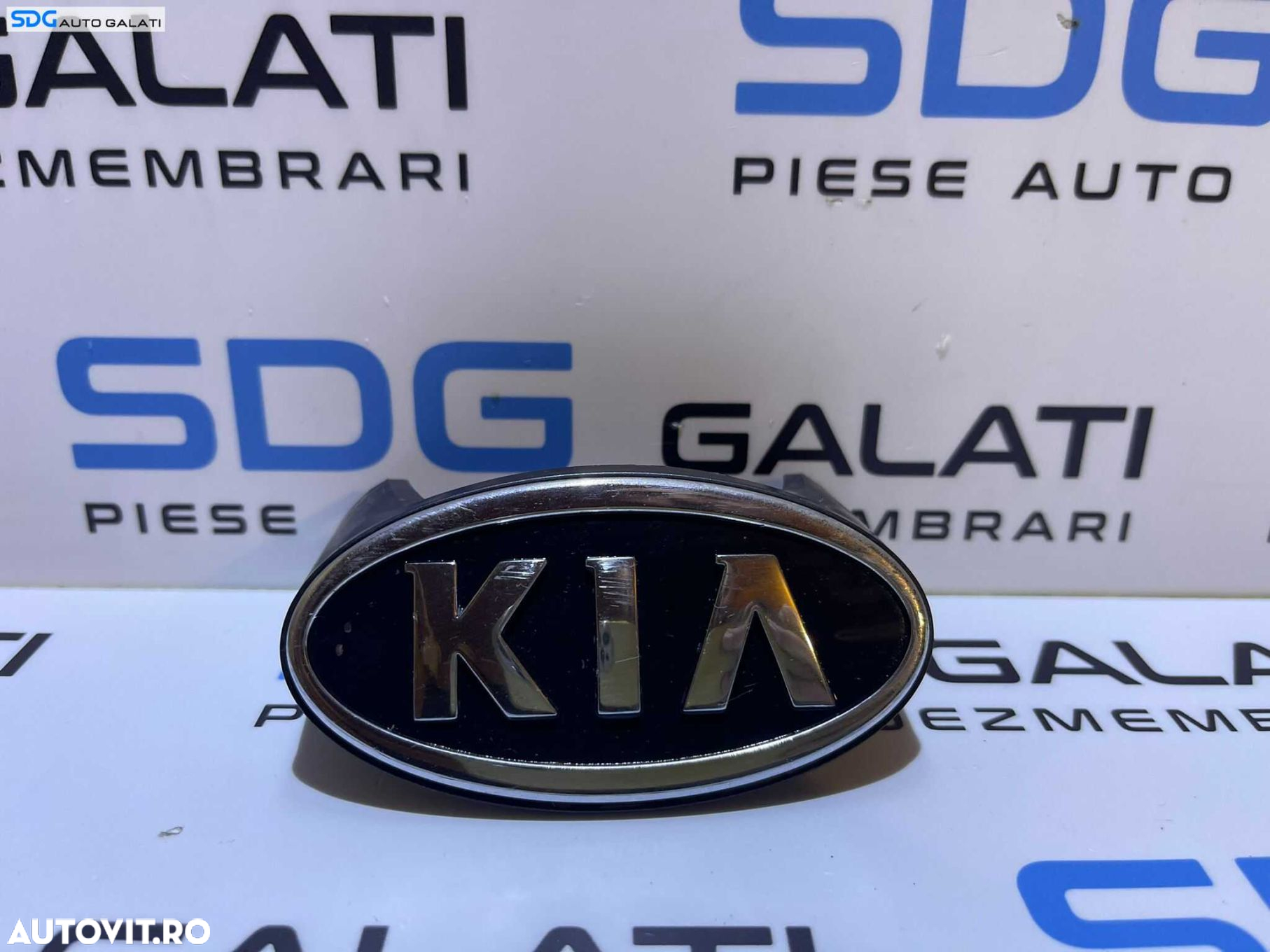 Sigla Emblema de pe Bara Spoiler Fata Kia Cerato 2003 - 2008 - 2