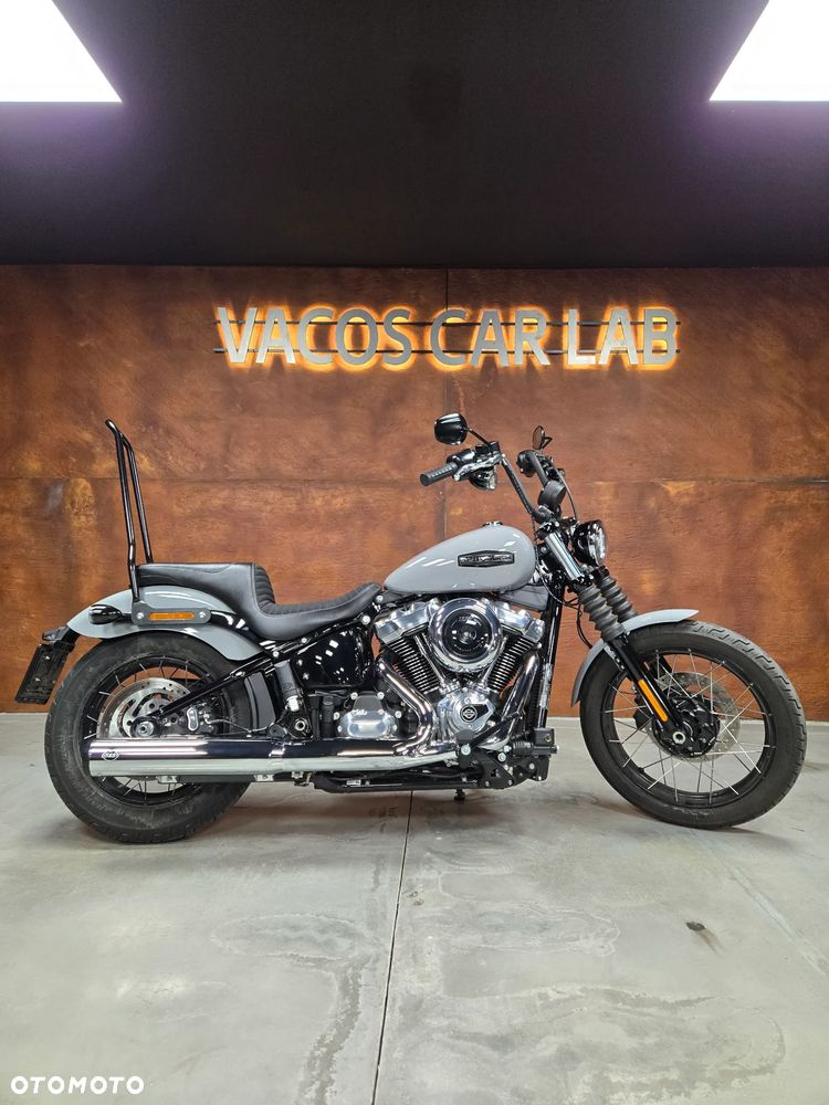 Harley-Davidson Softail Street Bob - 1