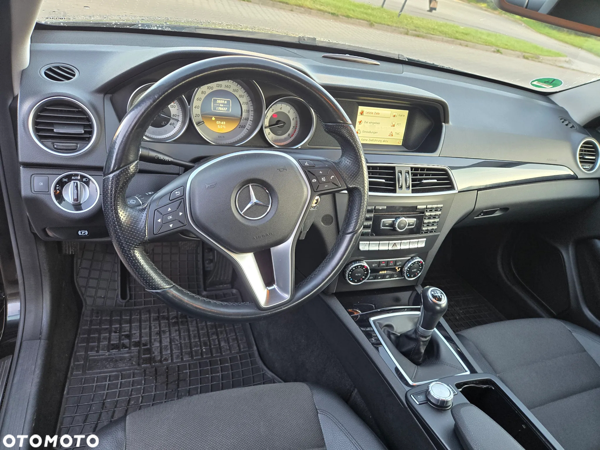 Mercedes-Benz Klasa C 180 Coupe BlueEFFICIENCY - 21