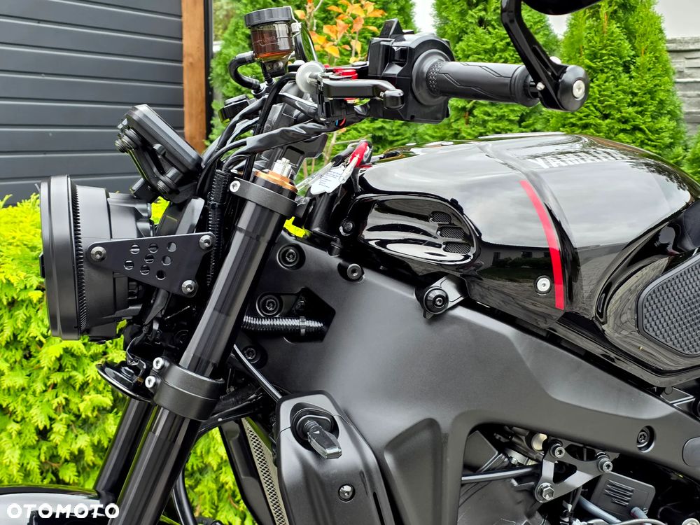 Yamaha XSR - 28