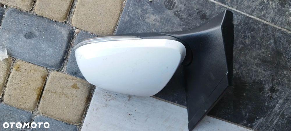 lusterko hyundai i10 kia 8pin - 2
