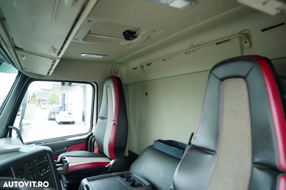 Volvo FMX 460 / 8x4 / LIVRARE - 6,1 M / HDS FASSI F 185 A.2.24 - 12,55 M / TRIDEM / MAX. CAPACITATE DE RIDICARE: 5.500 KG / TELECOMANDĂ / CAMERĂ / I-SHIFT / EURO 6 - 29