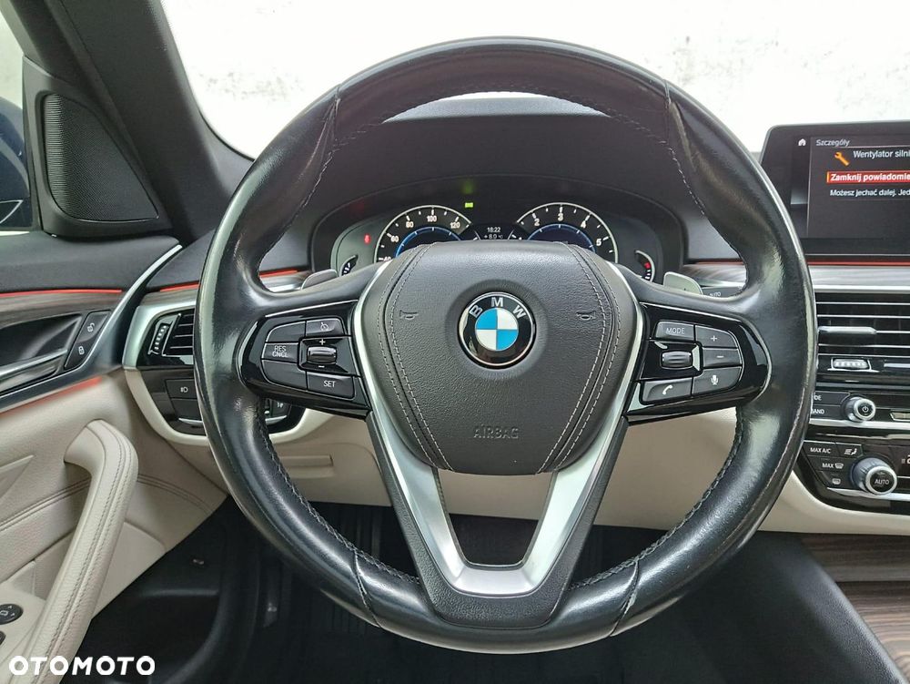 BMW Seria 5 530i Sport Line sport - 17