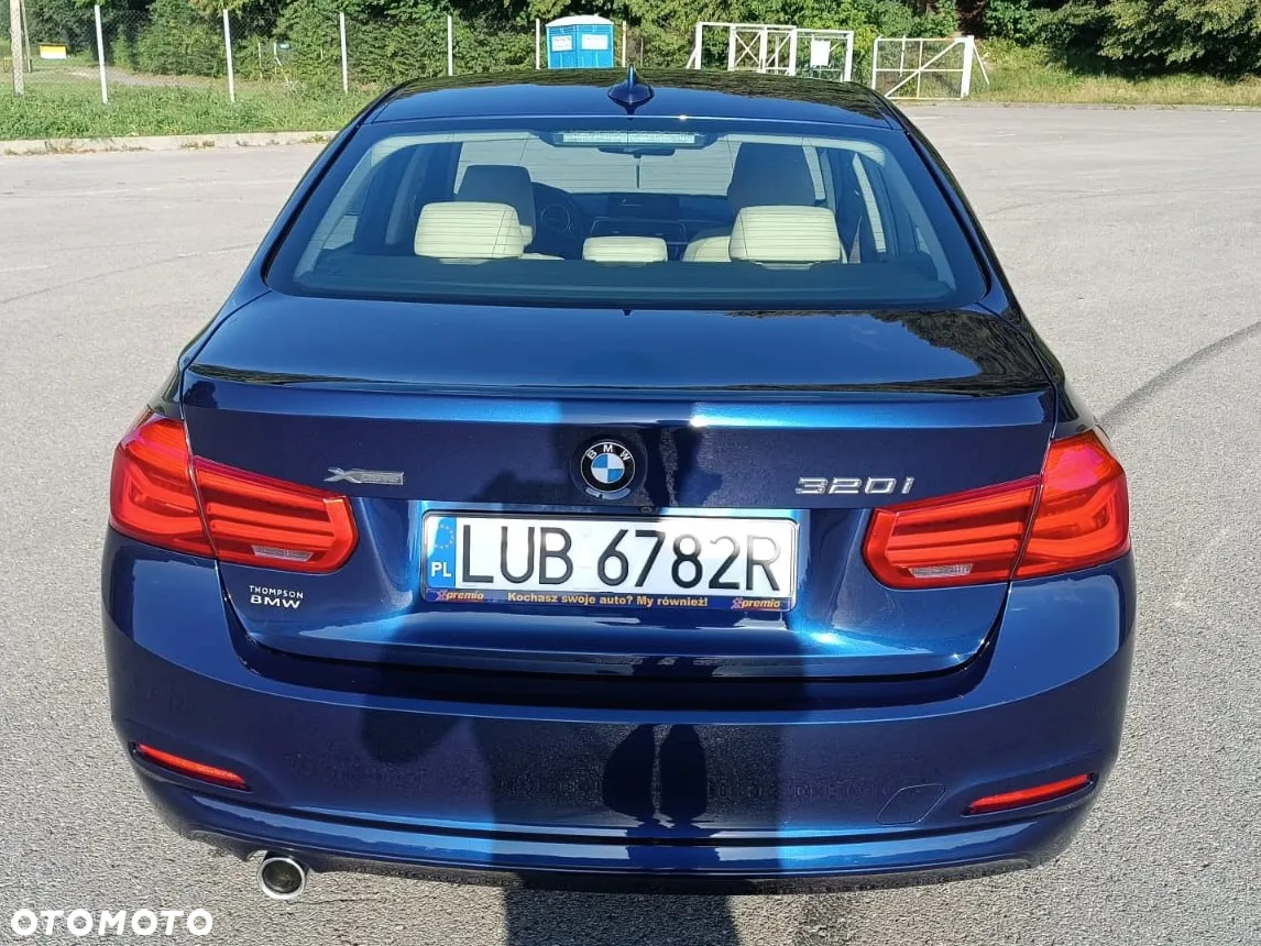 BMW Seria 3 320i xDrive Sport-Aut - 14