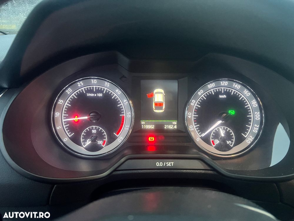 Skoda Octavia 2.0 TDI DSG 4X4 RS - 10