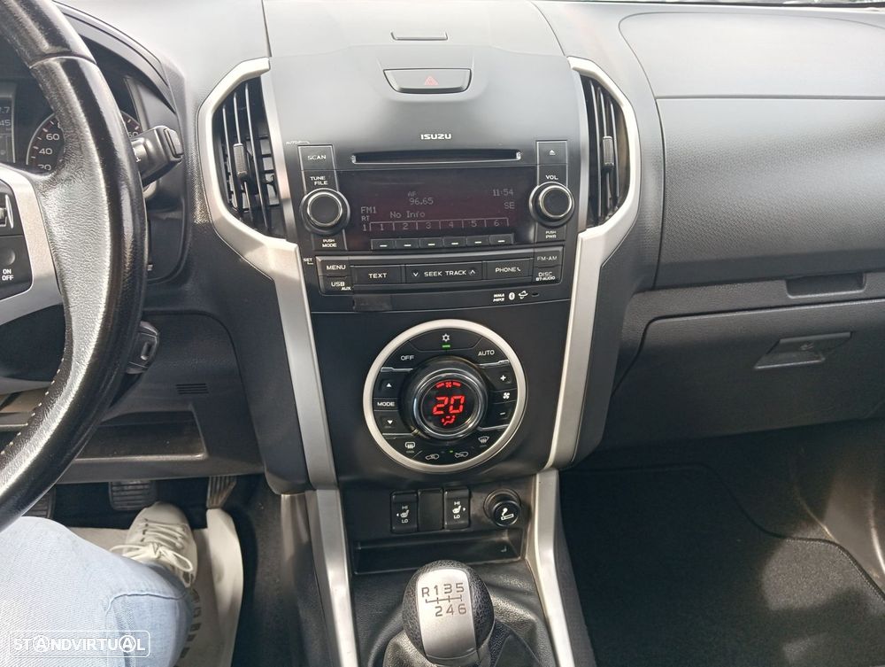 Isuzu D-Max 2.5 DTi CD 4WD LS - 9