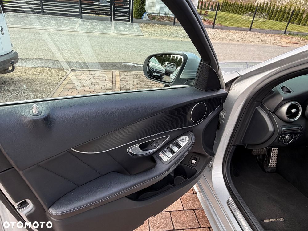 Mercedes-Benz Klasa C - 32