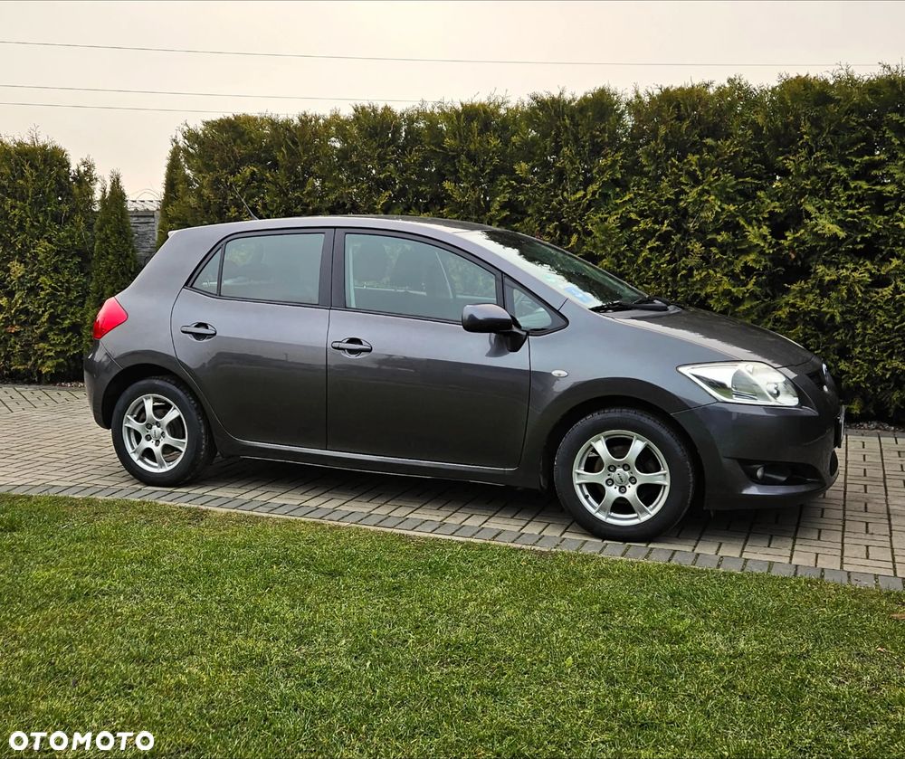 Toyota Auris 1.6 VVT-i Executive - 17