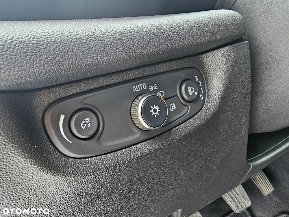 Opel Insignia 1.5 T Innovation S&S - 35