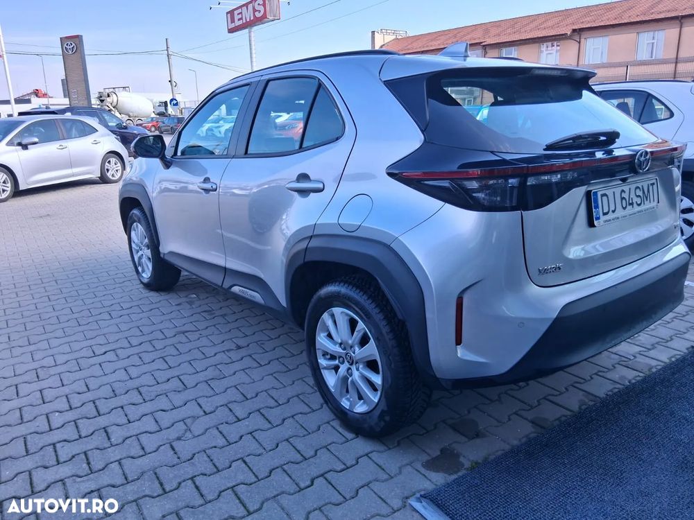 Toyota Yaris Cross 1.5 VVT-i HSD 4x2 Dynamic - 3
