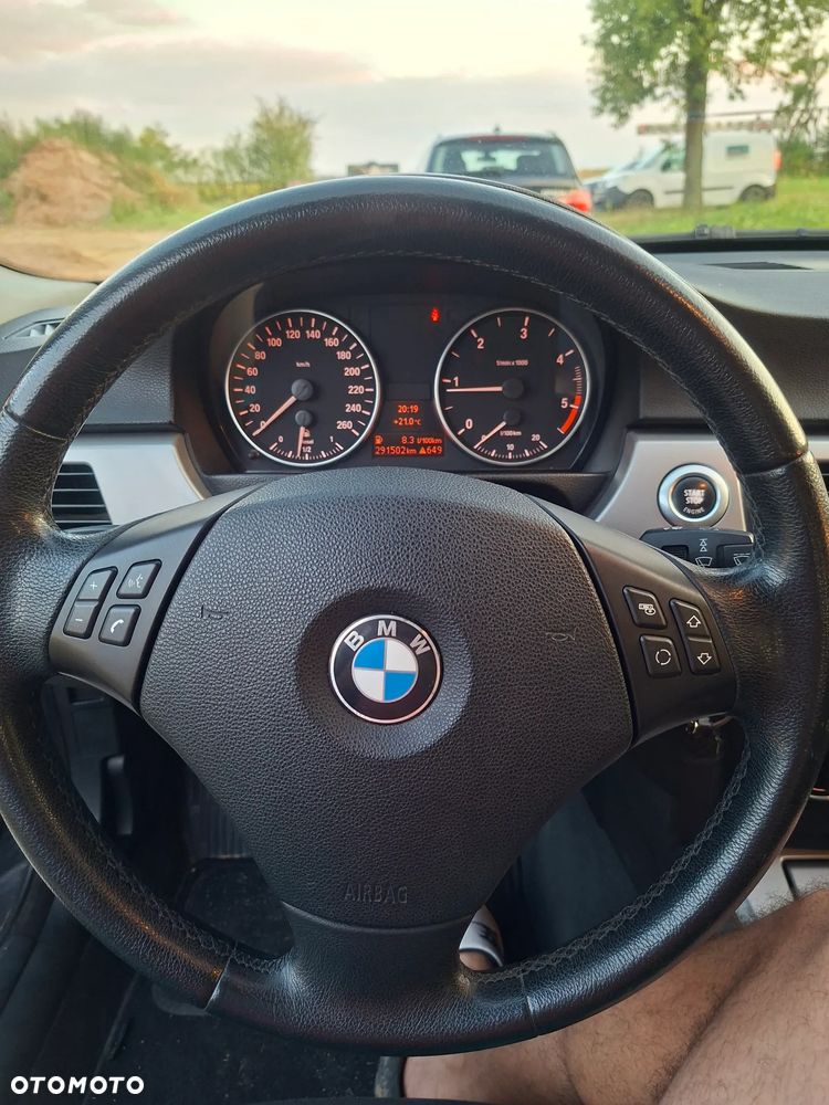 BMW Seria 3 318d DPF - 14