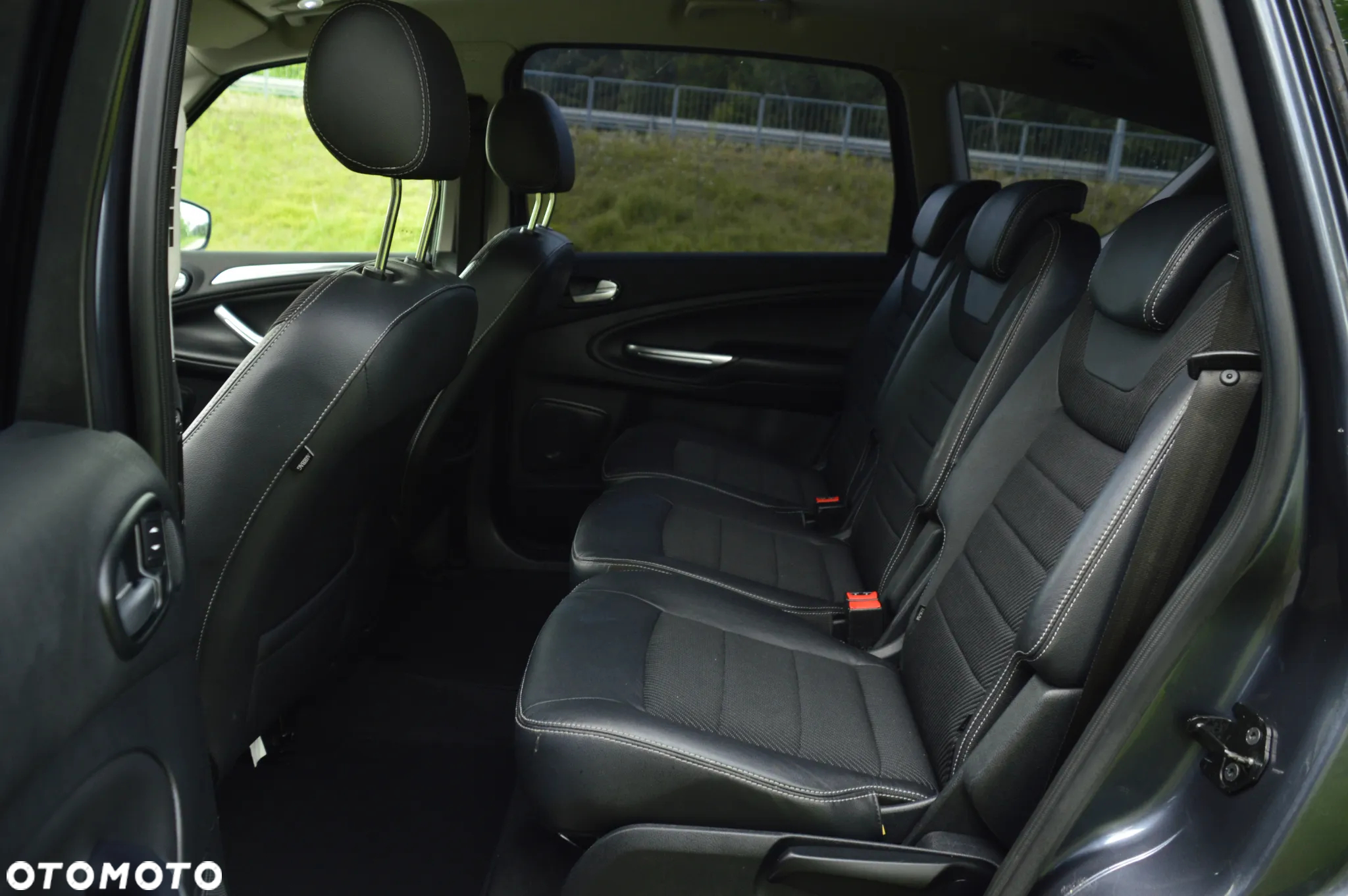 Ford S-Max 2.0 Ambiente - 25