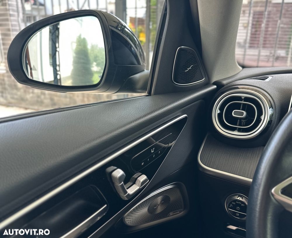 Mercedes-Benz C 300 4Matic T 9G-TRONIC - 7