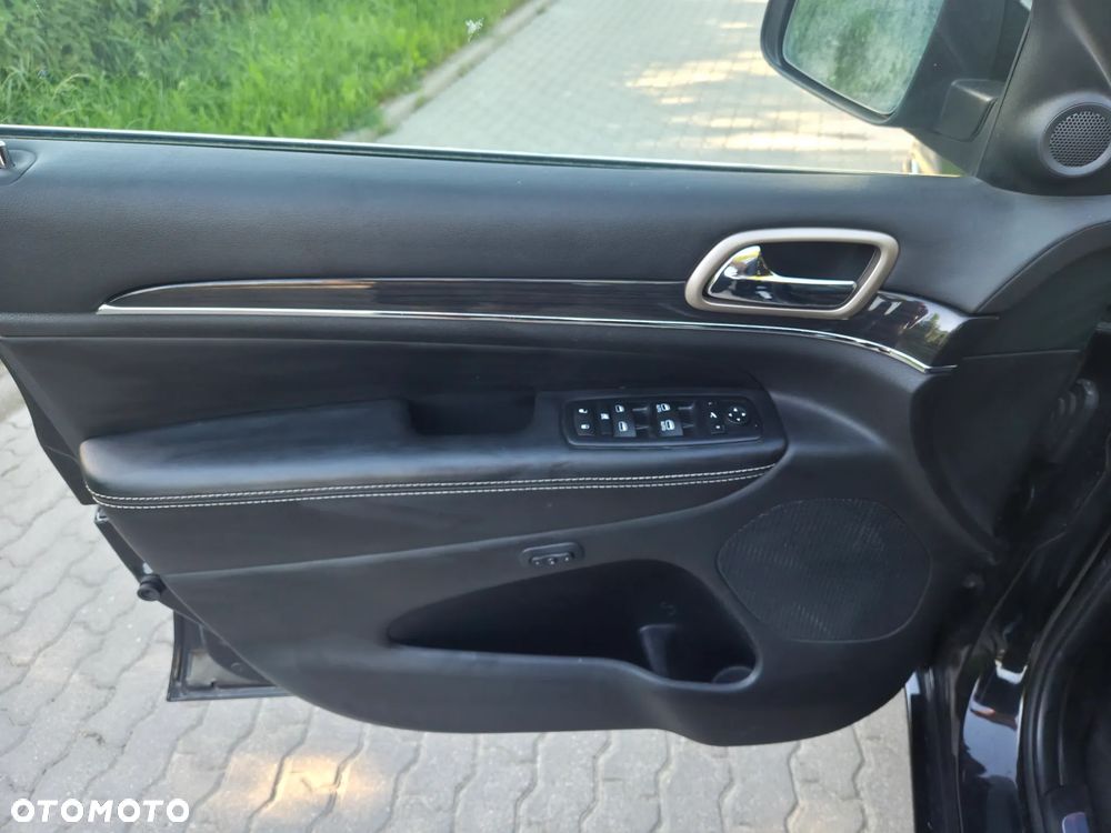 Jeep Grand Cherokee - 10