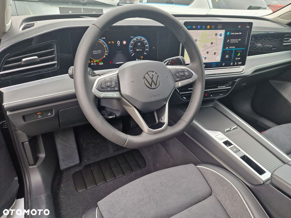 Volkswagen Passat - 13