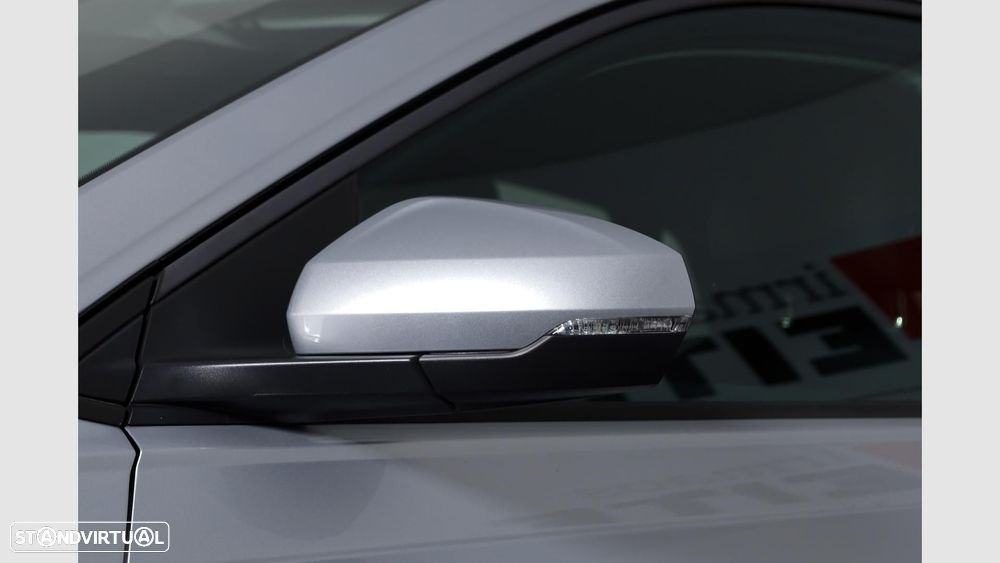 VW Polo 1.0 TSI Urban DSG — photo 5