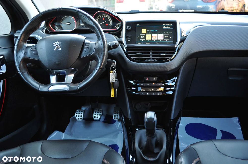 Peugeot 2008 1.5 BlueHDi GT Line S&S - 17