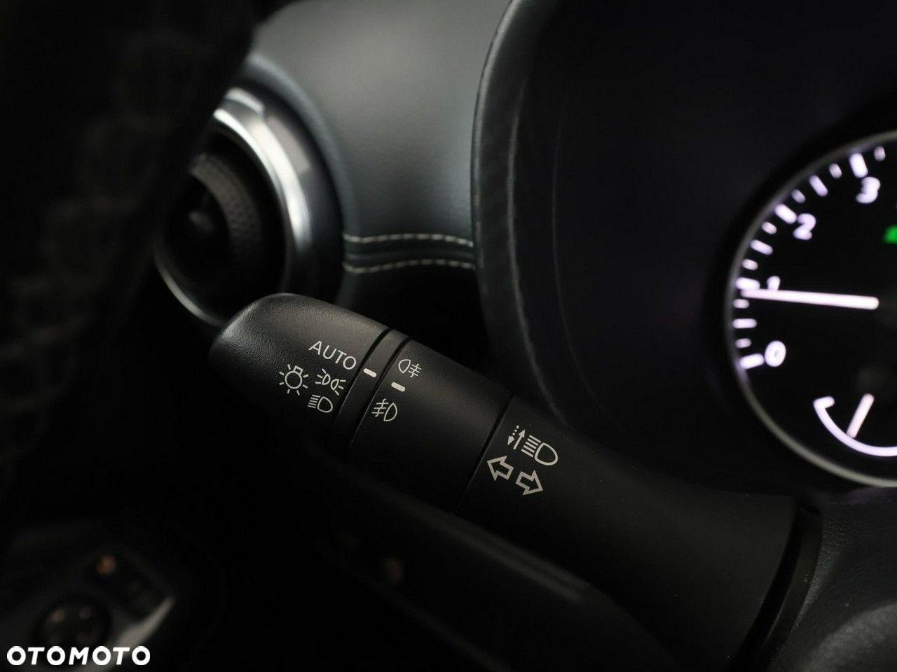 Nissan Juke 1.0 DIG-T Visia - 35