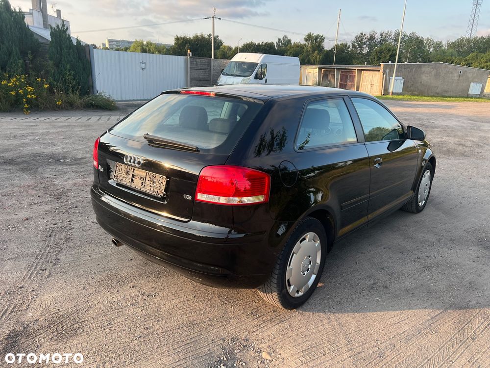 Audi A3 3-drzwiowe 1.6 Ambiente - 4