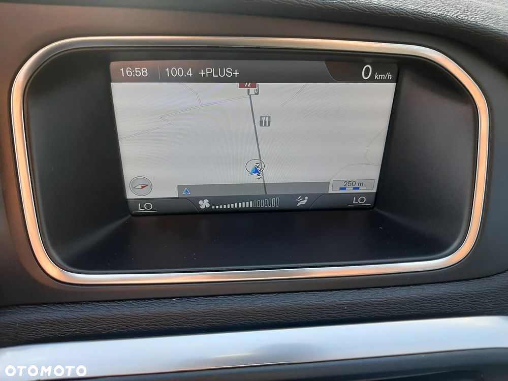 Volvo V40 D2 - 15