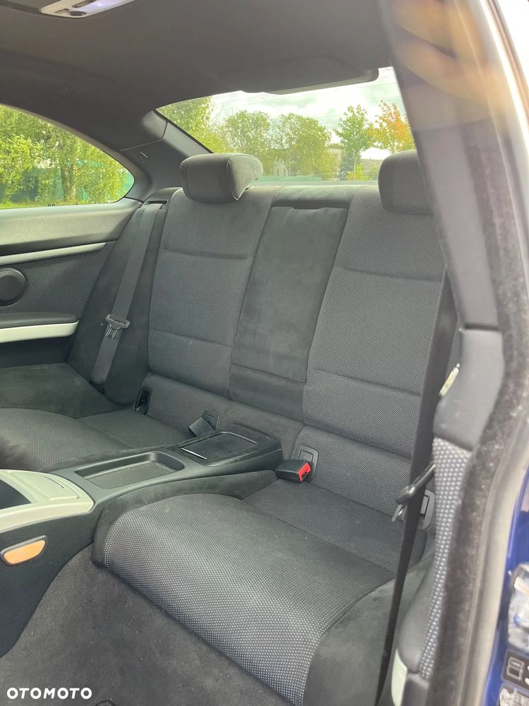 BMW Seria 3 320i - 16