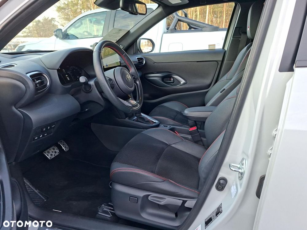 Toyota Yaris Cross Hybrid 1.5 GR Sport - 15