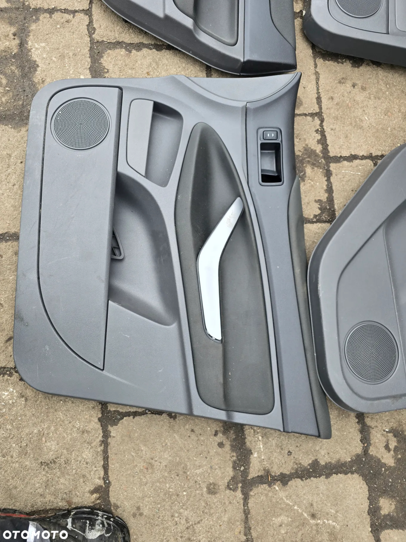 Komplet boczków drzwi ford kuga mk1 - 6