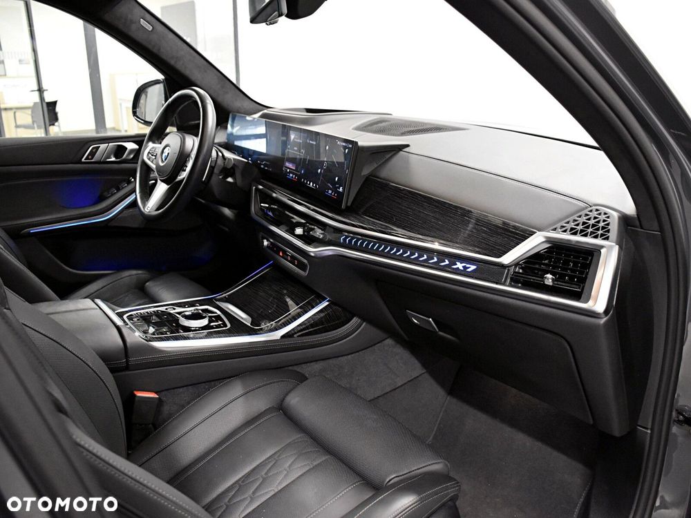 BMW X7 - 14