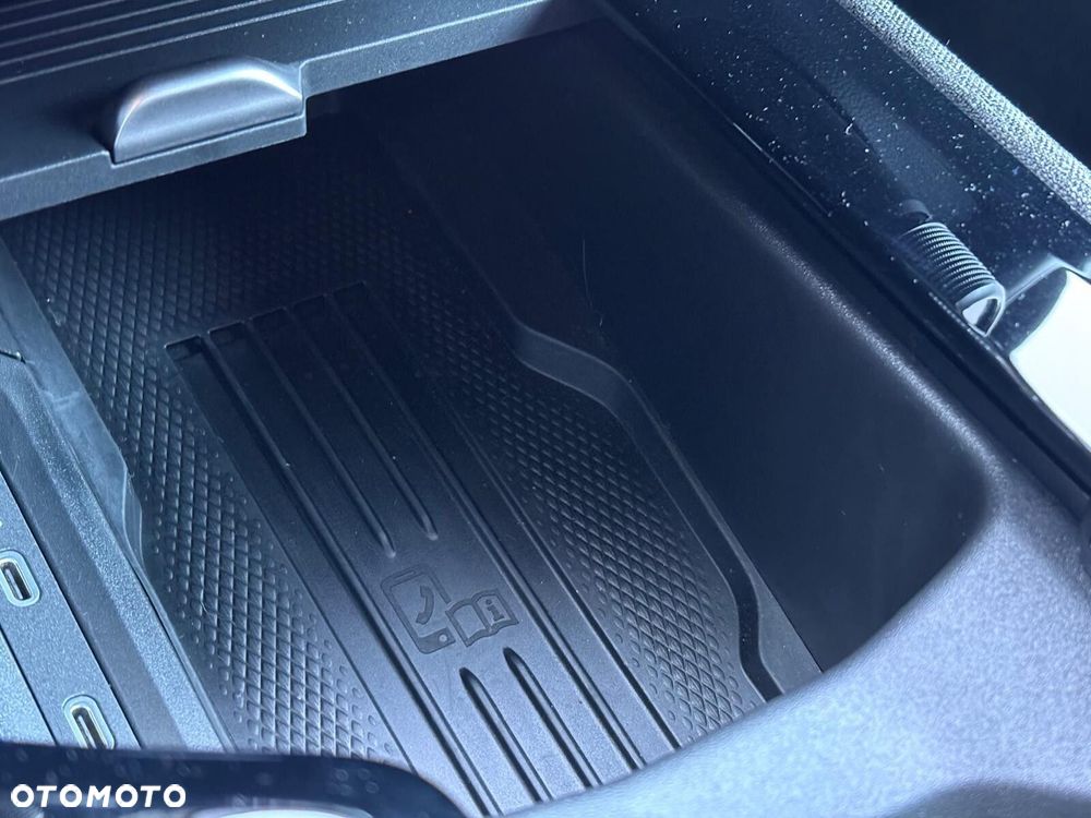 Skoda Superb 2.0 TDI SCR Selection DSG - 24