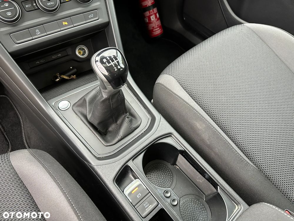 Volkswagen Touran - 16