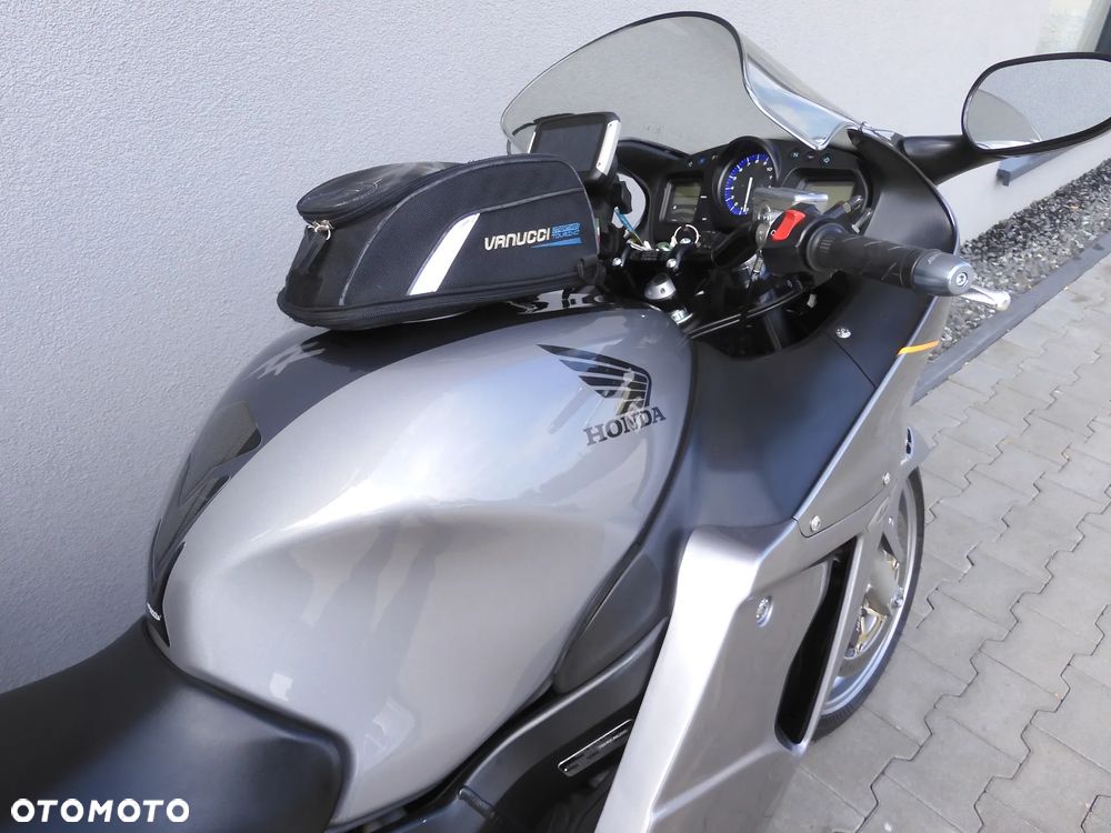 Honda CBR - 8