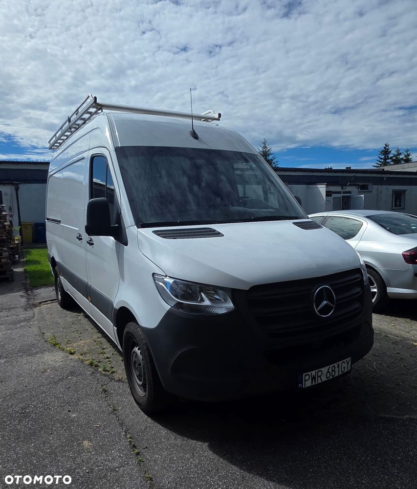 Mercedes-Benz Sprinter - 2