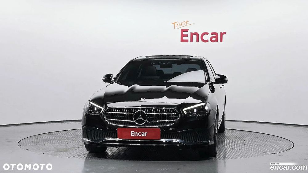 Mercedes-Benz Klasa E 200 4Matic 9G-TRONIC Avantgarde - 4