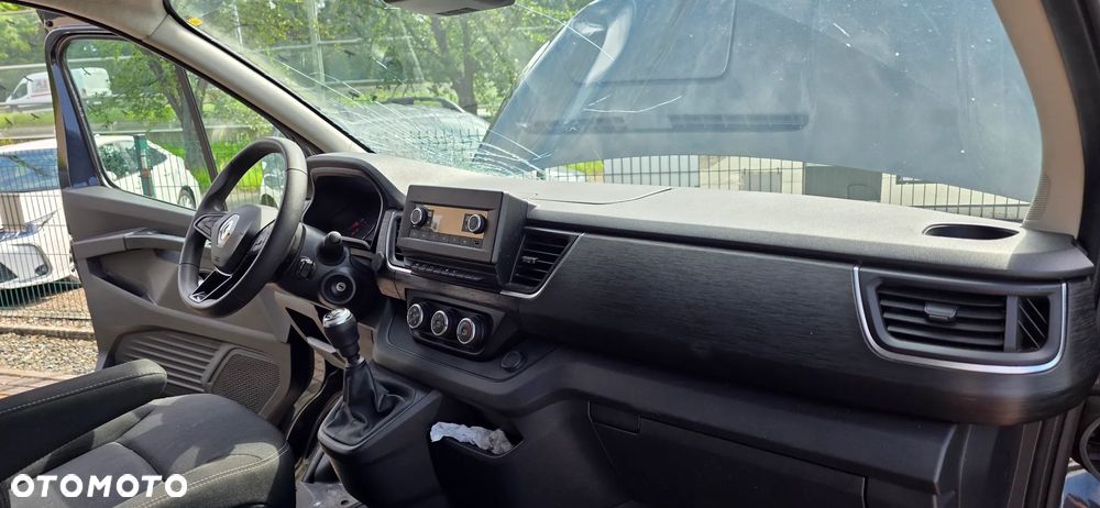 Renault Trafic - 23