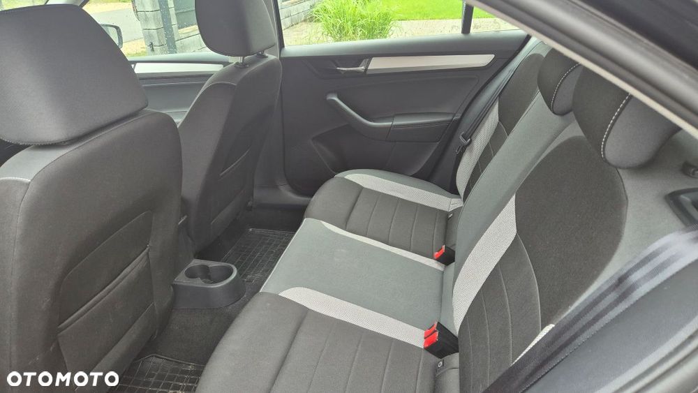 Skoda RAPID 1.0 TSI Ambition - 6