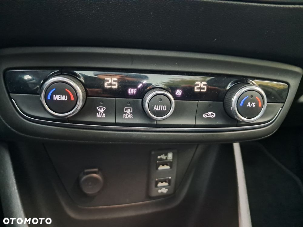 Opel Crossland X - 13