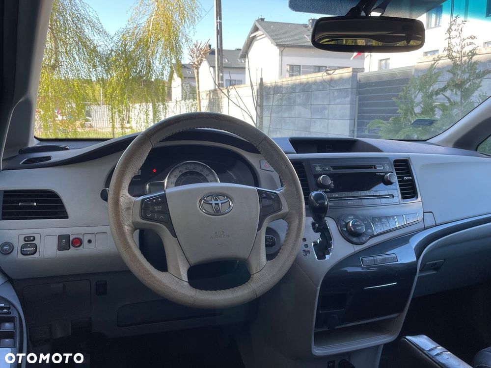 Toyota Sienna 3.5 V6 SE - 8