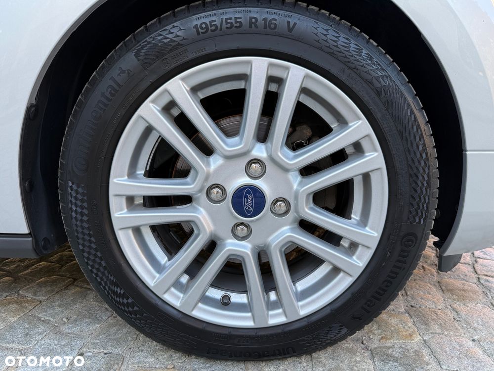 Ford Tourneo Courier 1.5 TDCi S&S Titanium - 19